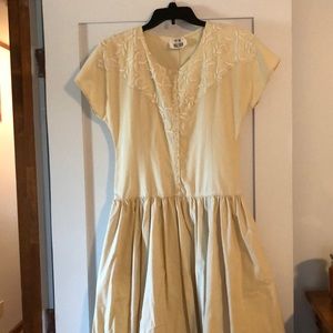 Women’s Vintage embroidery front, cream colored, full skirt dress